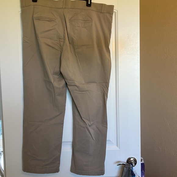 Gloria Vanderbilt khaki pants - Picture 2 of 3